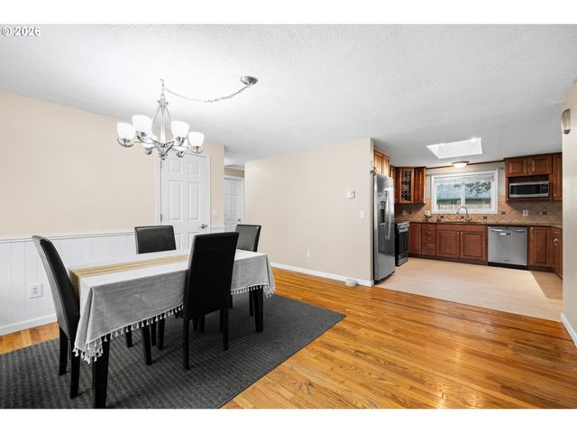 292 Ne PALOMAR Ct, Hillsboro, OR 97124