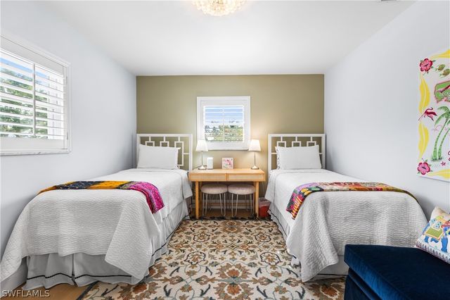 940 3rd ST S 201, Naples, FL 34102