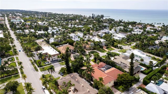 940 3rd ST S 201, Naples, FL 34102