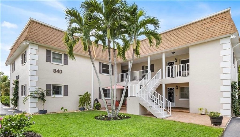940 3rd ST S 201, Naples, FL 34102