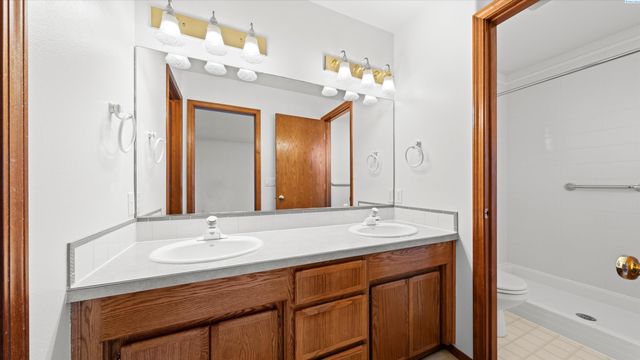 316 W Canyon Lakes Dr., Kennewick, WA 99337