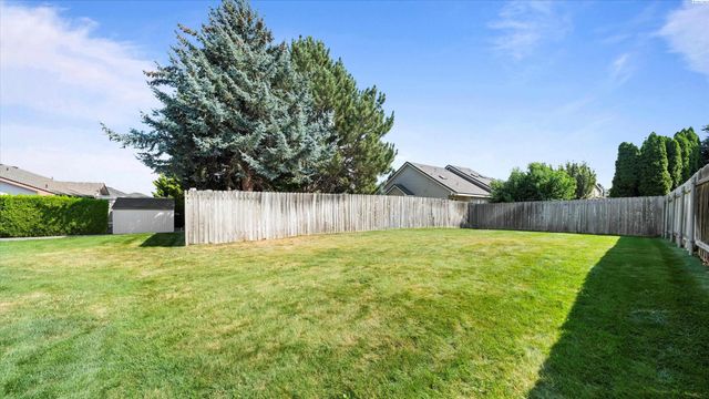 316 W Canyon Lakes Dr., Kennewick, WA 99337