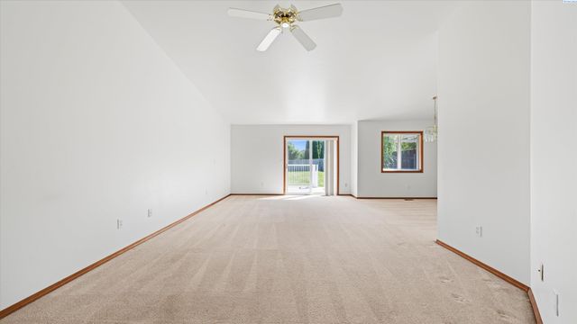 316 W Canyon Lakes Dr., Kennewick, WA 99337