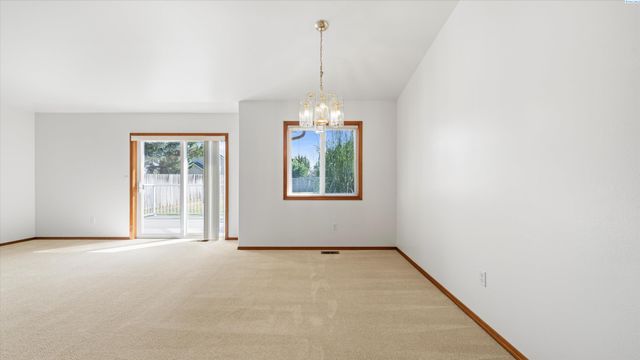 316 W Canyon Lakes Dr., Kennewick, WA 99337