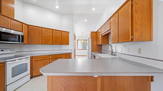 316 W Canyon Lakes Dr., Kennewick, WA 99337