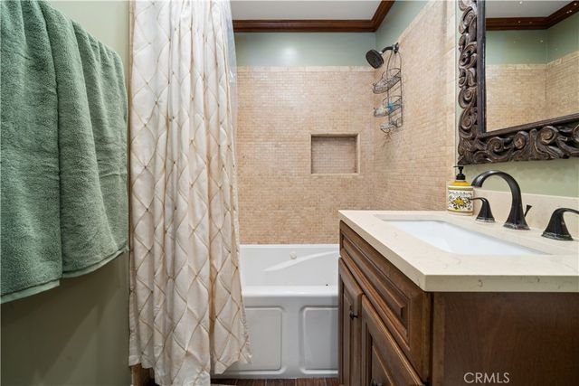 11442 212th St, Lakewood, CA 90715