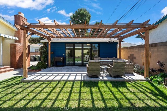 11442 212th St, Lakewood, CA 90715