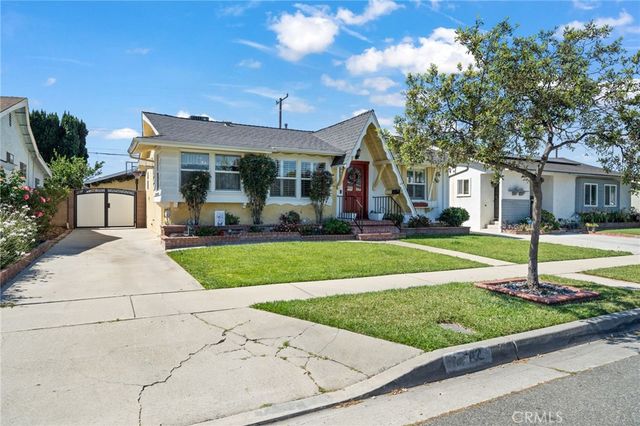 11442 212th St, Lakewood, CA 90715