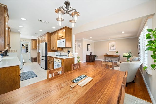 11442 212th St, Lakewood, CA 90715