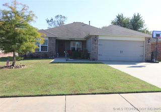 28070 E 150th Place S, Coweta, OK 74429