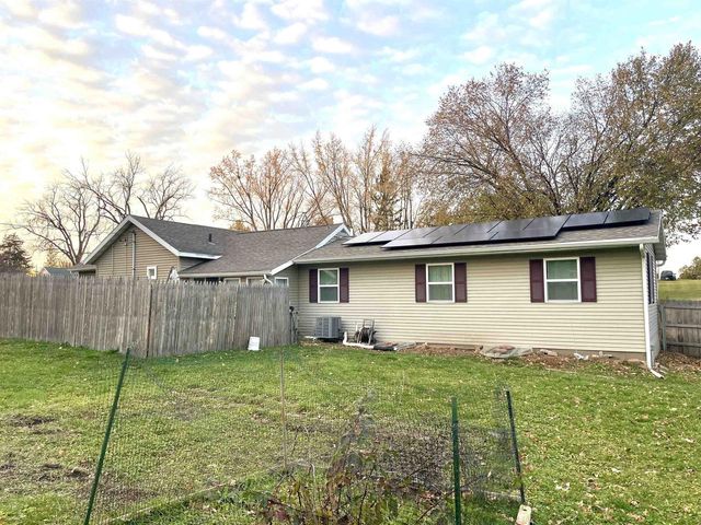 702 6th Street, Albany, WI 53502