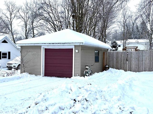 702 6th Street, Albany, WI 53502