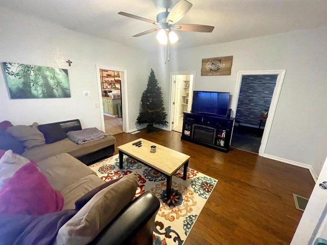 702 6th Street, Albany, WI 53502