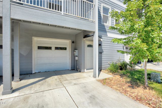 7881 Jacqueline Way, White City, OR 97503