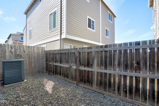 7881 Jacqueline Way, White City, OR 97503