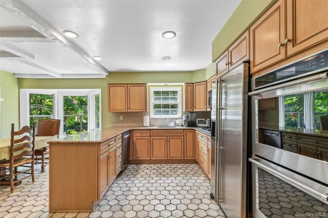 62 Larch Hill Road, Lawrence, NY 11559