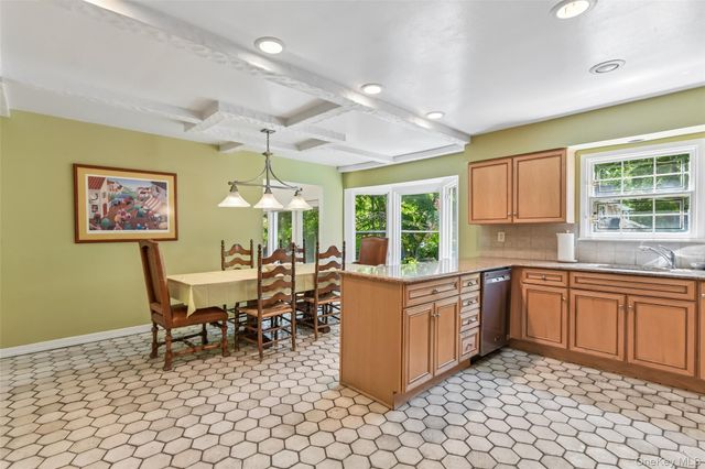 62 Larch Hill Road, Lawrence, NY 11559