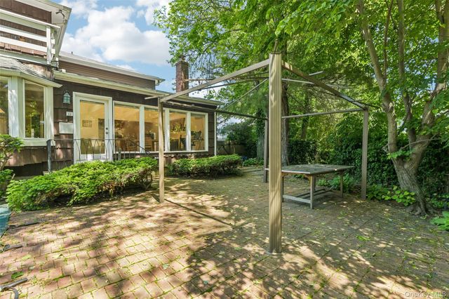 62 Larch Hill Road, Lawrence, NY 11559