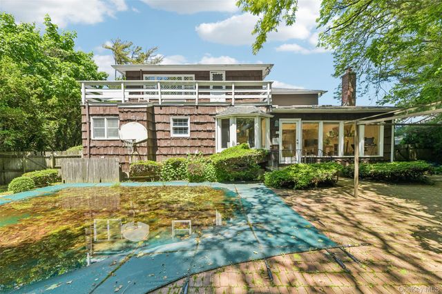 62 Larch Hill Road, Lawrence, NY 11559