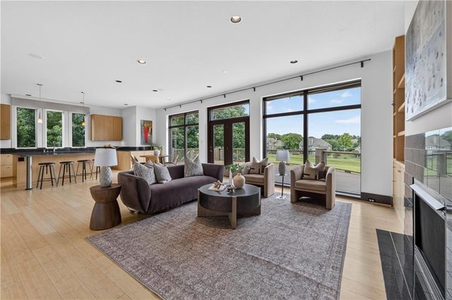 5520 Golden Bear Drive, Overland Park, KS 66223
