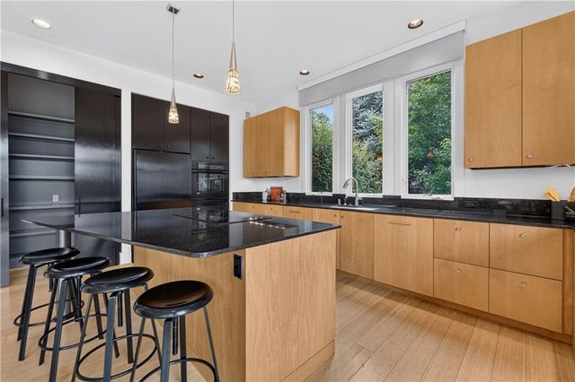 5520 Golden Bear Drive, Overland Park, KS 66223