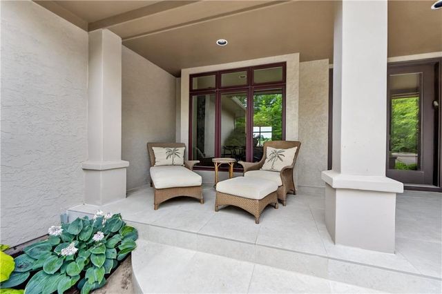 5520 Golden Bear Drive, Overland Park, KS 66223
