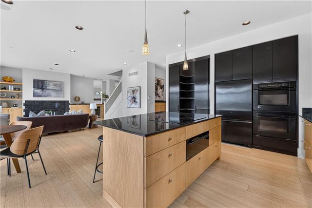 5520 Golden Bear Drive, Overland Park, KS 66223
