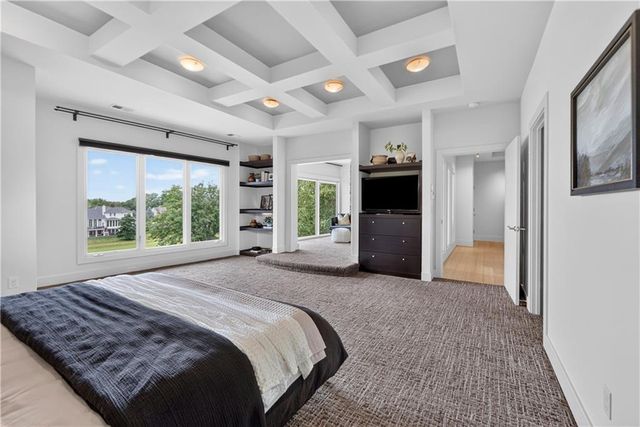 5520 Golden Bear Drive, Overland Park, KS 66223