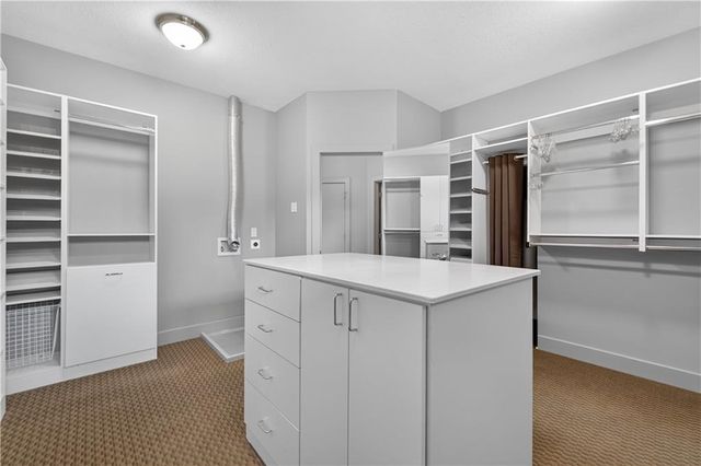 5520 Golden Bear Drive, Overland Park, KS 66223