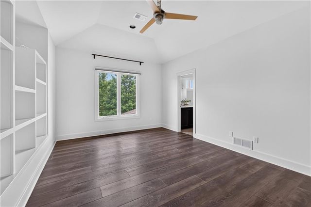 5520 Golden Bear Drive, Overland Park, KS 66223