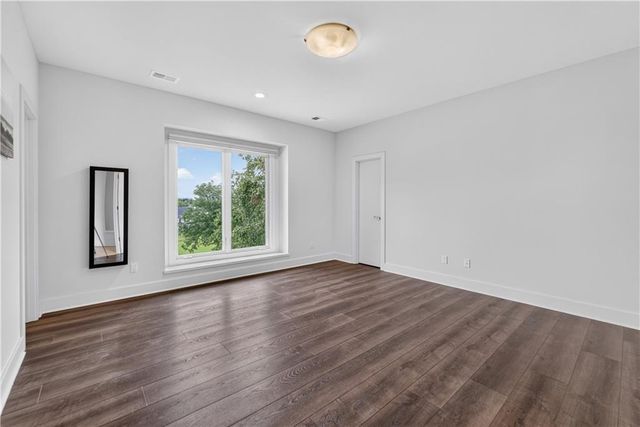 5520 Golden Bear Drive, Overland Park, KS 66223