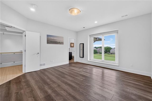 5520 Golden Bear Drive, Overland Park, KS 66223