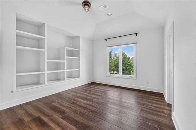 5520 Golden Bear Drive, Overland Park, KS 66223