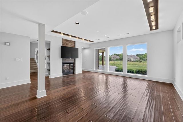 5520 Golden Bear Drive, Overland Park, KS 66223
