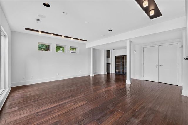 5520 Golden Bear Drive, Overland Park, KS 66223