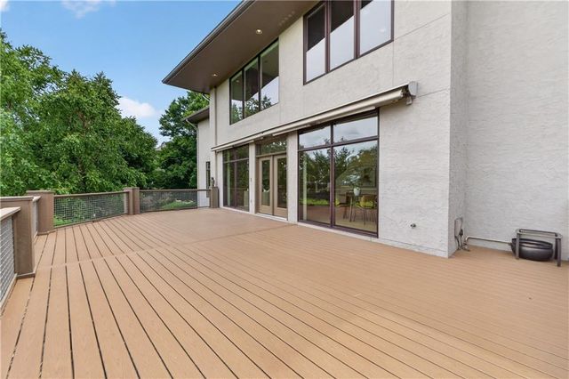 5520 Golden Bear Drive, Overland Park, KS 66223