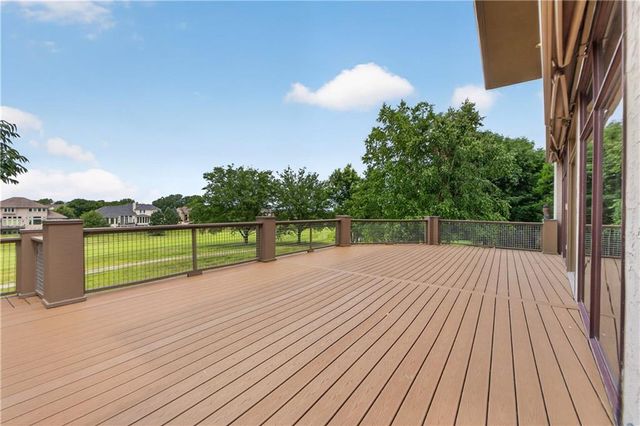 5520 Golden Bear Drive, Overland Park, KS 66223