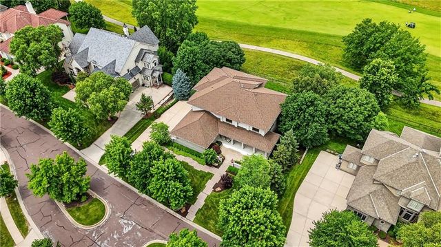5520 Golden Bear Drive, Overland Park, KS 66223