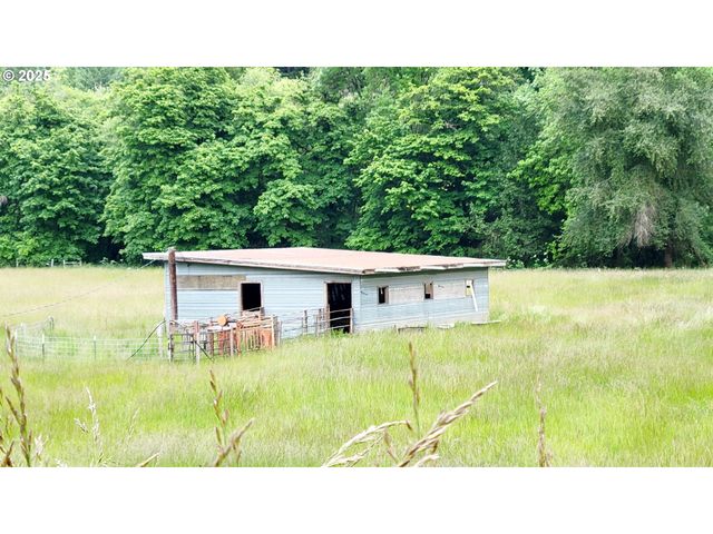 2965 S MYRTLE Rd, Myrtle Creek, OR 97457