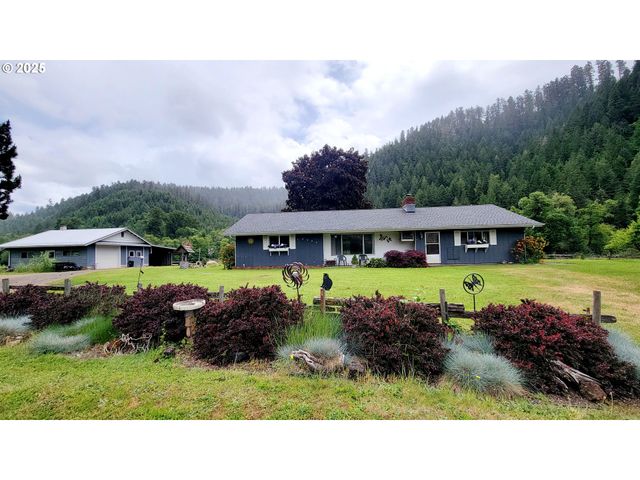 2965 S MYRTLE Rd, Myrtle Creek, OR 97457