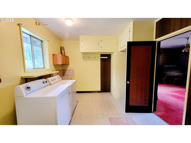 2965 S MYRTLE Rd, Myrtle Creek, OR 97457