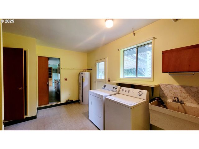 2965 S MYRTLE Rd, Myrtle Creek, OR 97457