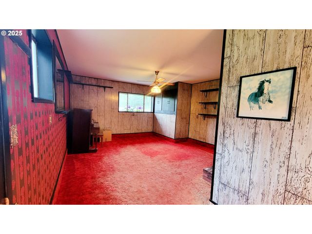 2965 S MYRTLE Rd, Myrtle Creek, OR 97457