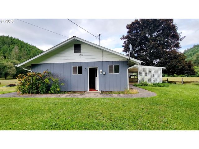 2965 S MYRTLE Rd, Myrtle Creek, OR 97457