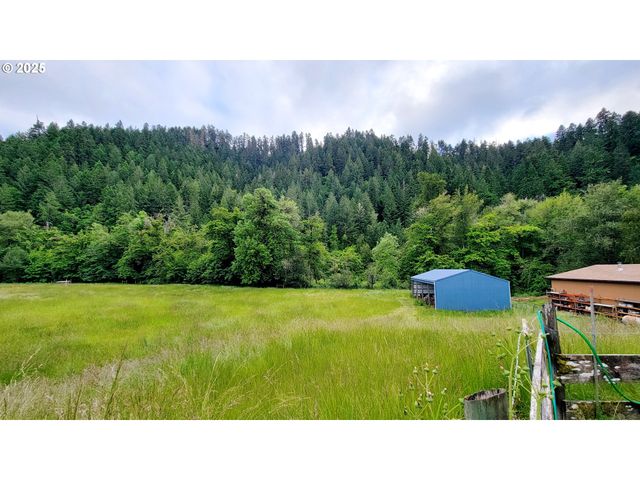 2965 S MYRTLE Rd, Myrtle Creek, OR 97457