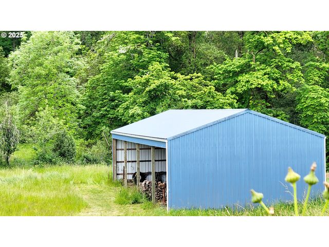 2965 S MYRTLE Rd, Myrtle Creek, OR 97457