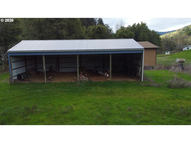 2965 S MYRTLE Rd, Myrtle Creek, OR 97457