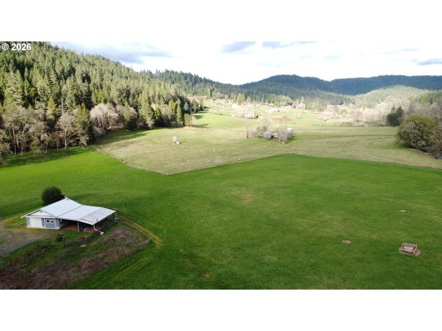 2965 S MYRTLE Rd, Myrtle Creek, OR 97457