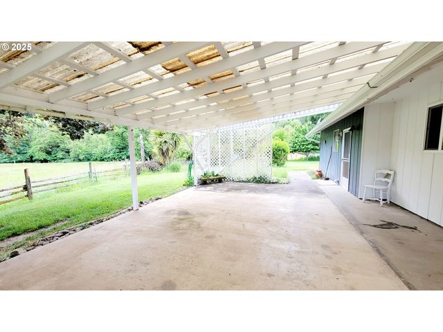 2965 S MYRTLE Rd, Myrtle Creek, OR 97457