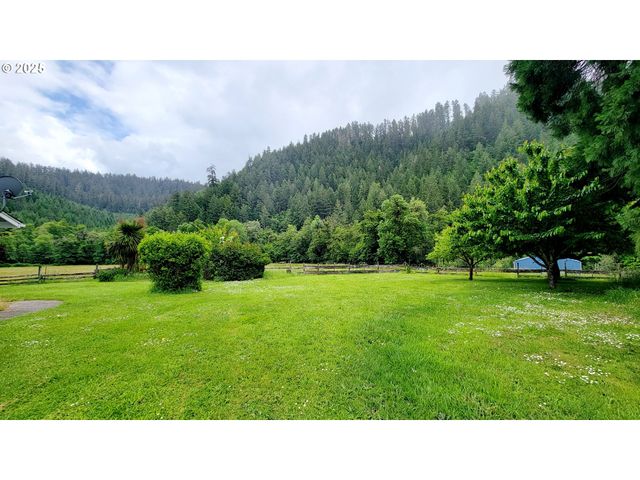 2965 S MYRTLE Rd, Myrtle Creek, OR 97457